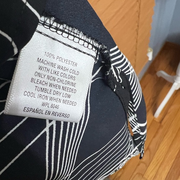 JM Collection Womens Blouse Large L Black White Shark Bite Hem Asymmetrical - Picture 2 of 7